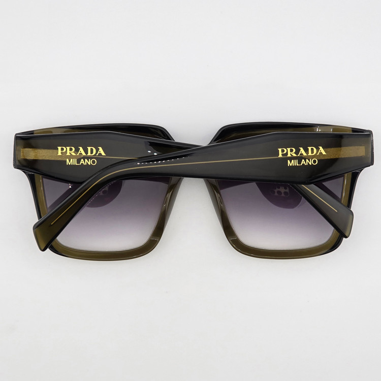 عینک آفتابی زنانه و مردانه کائوچویی پرادا (PRADA) مدل مربعی SPR2428