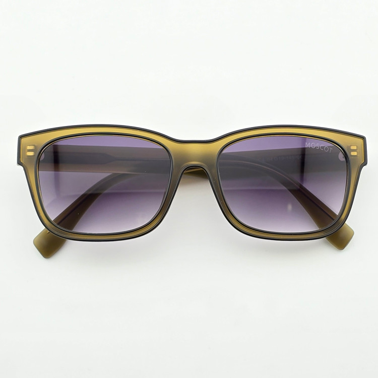 تصویر عینک آفتابی کائوچو سبز مات MOSCOT مدل 8810
